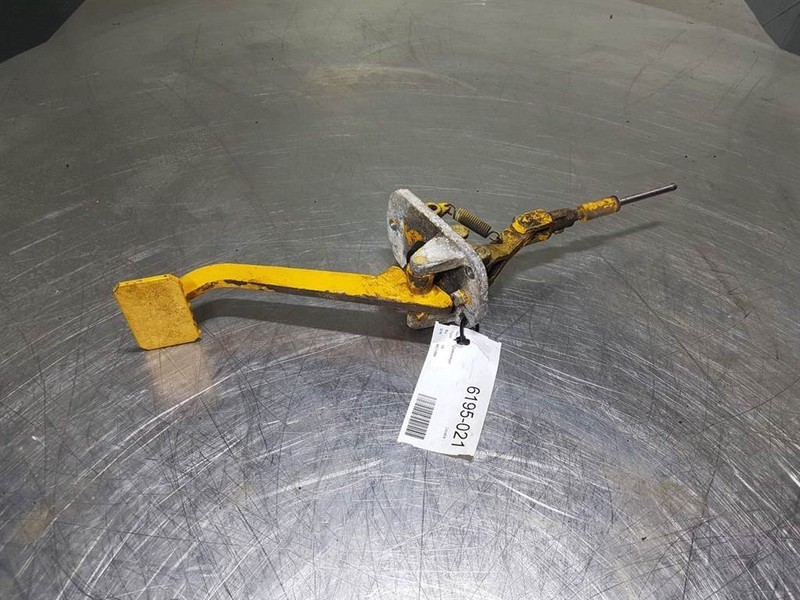 Zettelmeyer ZL1001 - Brake pedal - Cab and interior for Construction machinery: picture 1 Zettelmeyer ZL1001 - Brake pedal - Cab and interior for Construction machinery: picture 1