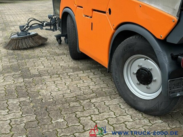 Hako Citymaster 2000 Sweeper 4 Radlenk. nur 4138 Std. - Road sweeper: picture 2 Hako Citymaster 2000 Sweeper 4 Radlenk. nur 4138 Std. - Road sweeper: picture 2