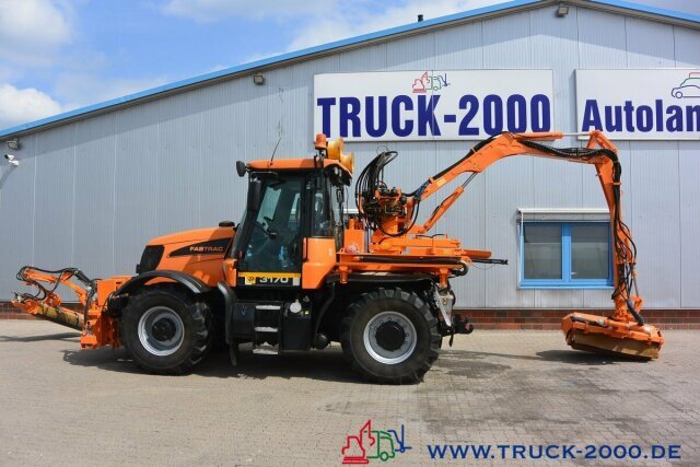 JCB Fastrac 4x4 inklusive Mulag Front u. Heck Mäher - Municipal tractor, Boom mower: picture 1 JCB Fastrac 4x4 inklusive Mulag Front u. Heck Mäher - Municipal tractor, Boom mower: picture 1