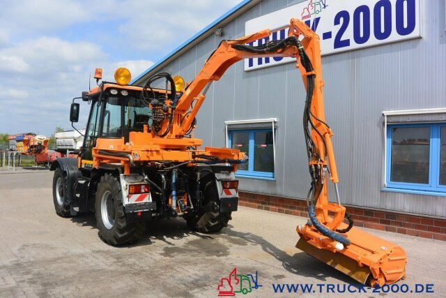 JCB Fastrac 4x4 inklusive Mulag Front u. Heck Mäher - Municipal tractor, Boom mower: picture 2 JCB Fastrac 4x4 inklusive Mulag Front u. Heck Mäher - Municipal tractor, Boom mower: picture 2