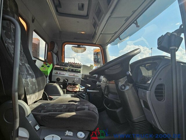Mercedes-Benz Atego 1518 Bucher Cityfant60 mit Separat Motor - Road sweeper: picture 3 Mercedes-Benz Atego 1518 Bucher Cityfant60 mit Separat Motor - Road sweeper: picture 3