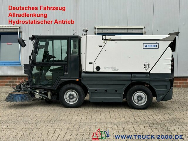 Schmidt Swingo 200+ Comp. 4 Radlenkung Kehren & Sprühen - Road sweeper: picture 1 Schmidt Swingo 200+ Comp. 4 Radlenkung Kehren & Sprühen - Road sweeper: picture 1