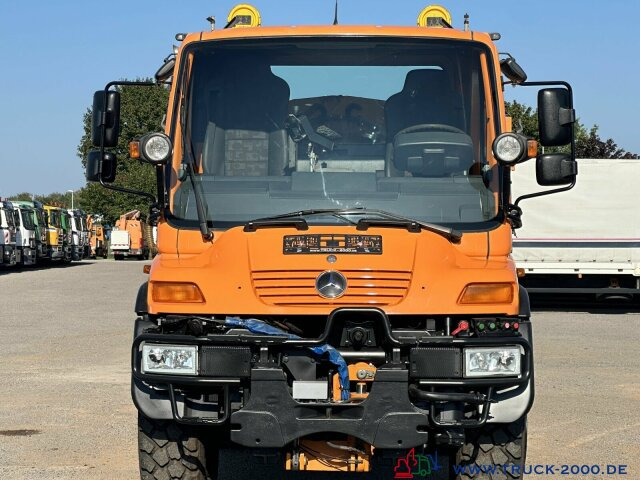 Snow removal vehicle Unimog U400 Winterdienst Salzstreuer - *Schneeschild*: picture 9