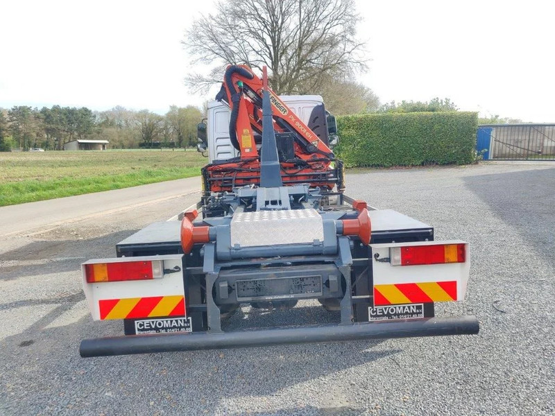 Hook lift truck, Crane truck MAN TGL 12.250 Containersysteem met kraan Palfinger PK9001 + Remote: picture 6