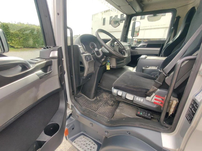 Hook lift truck, Crane truck MAN TGL 12.250 Containersysteem met kraan Palfinger PK9001 + Remote: picture 15