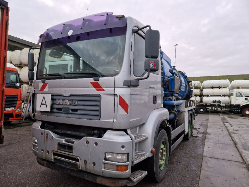 MAN TGA 26.360 6X2 - Vacuum truck: picture 1 MAN TGA 26.360 6X2 - Vacuum truck: picture 1