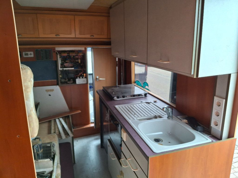 Truck Mercedes-Benz LP 813: picture 9 Truck Mercedes-Benz LP 813: picture 9