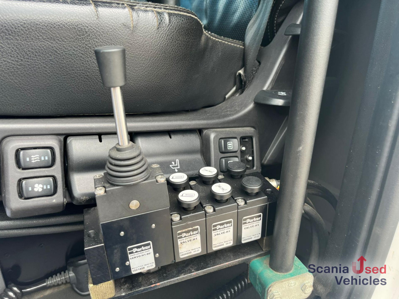 SCANIA R 500 B6x2NB HOOKLIFT 20T RETARDER FULL-AIR 9T - Cab chassis truck: picture 3 SCANIA R 500 B6x2NB HOOKLIFT 20T RETARDER FULL-AIR 9T - Cab chassis truck: picture 3
