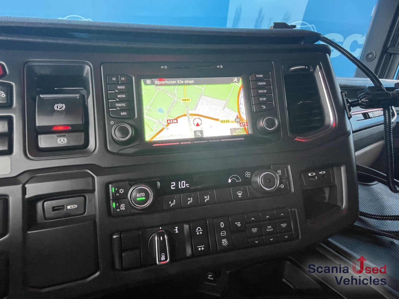 SCANIA R 650 B6x4NB RETARDER V8 WOOD KESLA 2112T CRANE - Log truck, Crane truck: picture 2 SCANIA R 650 B6x4NB RETARDER V8 WOOD KESLA 2112T CRANE - Log truck, Crane truck: picture 2