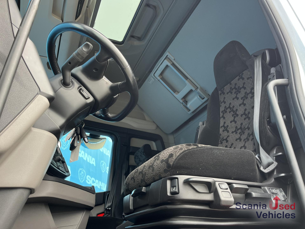 SCANIA R 450 A4x2N RETARDER 8T FULL AIR DIFF-L P-AIRCO - Tractor unit: picture 2 SCANIA R 450 A4x2N RETARDER 8T FULL AIR DIFF-L P-AIRCO - Tractor unit: picture 2