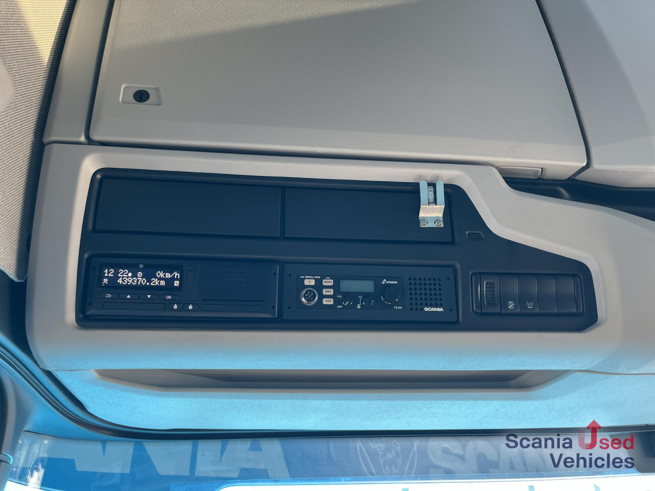 SCANIA R 450 A4x2NB RETARDER DIFF-L FULL AIR 8T P-AIRCO - Tractor unit: picture 5 SCANIA R 450 A4x2NB RETARDER DIFF-L FULL AIR 8T P-AIRCO - Tractor unit: picture 5