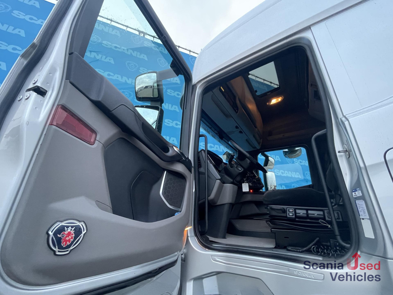 SCANIA R 500 A4x2NB RETARDER FULL AIR P-AIRCO HYDRO 9T - Tractor unit: picture 4 SCANIA R 500 A4x2NB RETARDER FULL AIR P-AIRCO HYDRO 9T - Tractor unit: picture 4