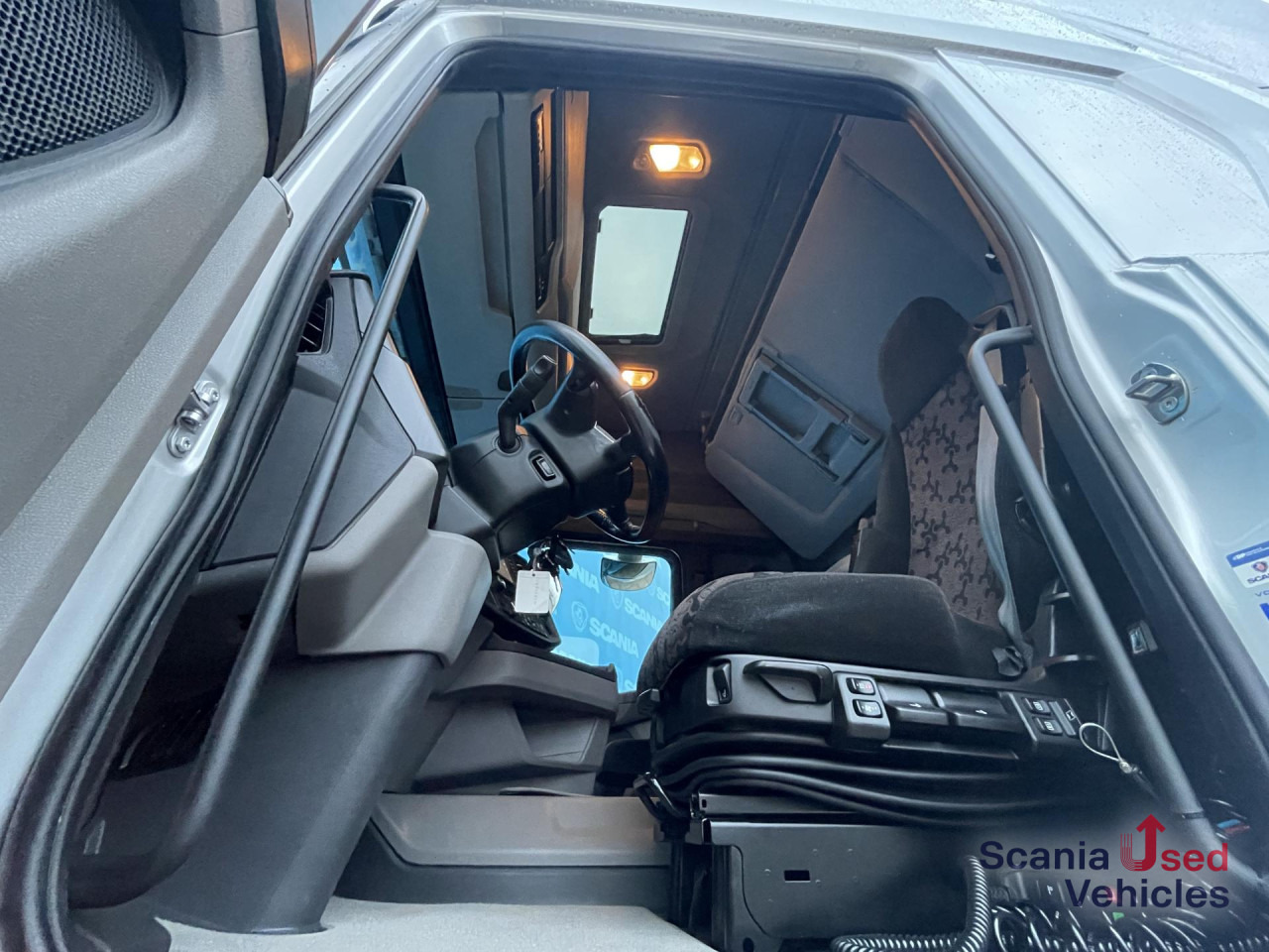 SCANIA R 500 A4x2NB RETARDER FULL AIR P-AIRCO HYDRO 9T - Tractor unit: picture 5 SCANIA R 500 A4x2NB RETARDER FULL AIR P-AIRCO HYDRO 9T - Tractor unit: picture 5