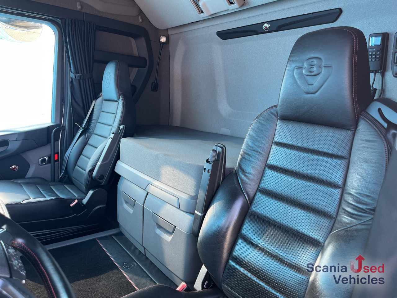 SCANIA R 730 A4x2NB V8 RETARDER FULL AIR 9T NAVI LED S2 - Tractor unit: picture 5 SCANIA R 730 A4x2NB V8 RETARDER FULL AIR 9T NAVI LED S2 - Tractor unit: picture 5