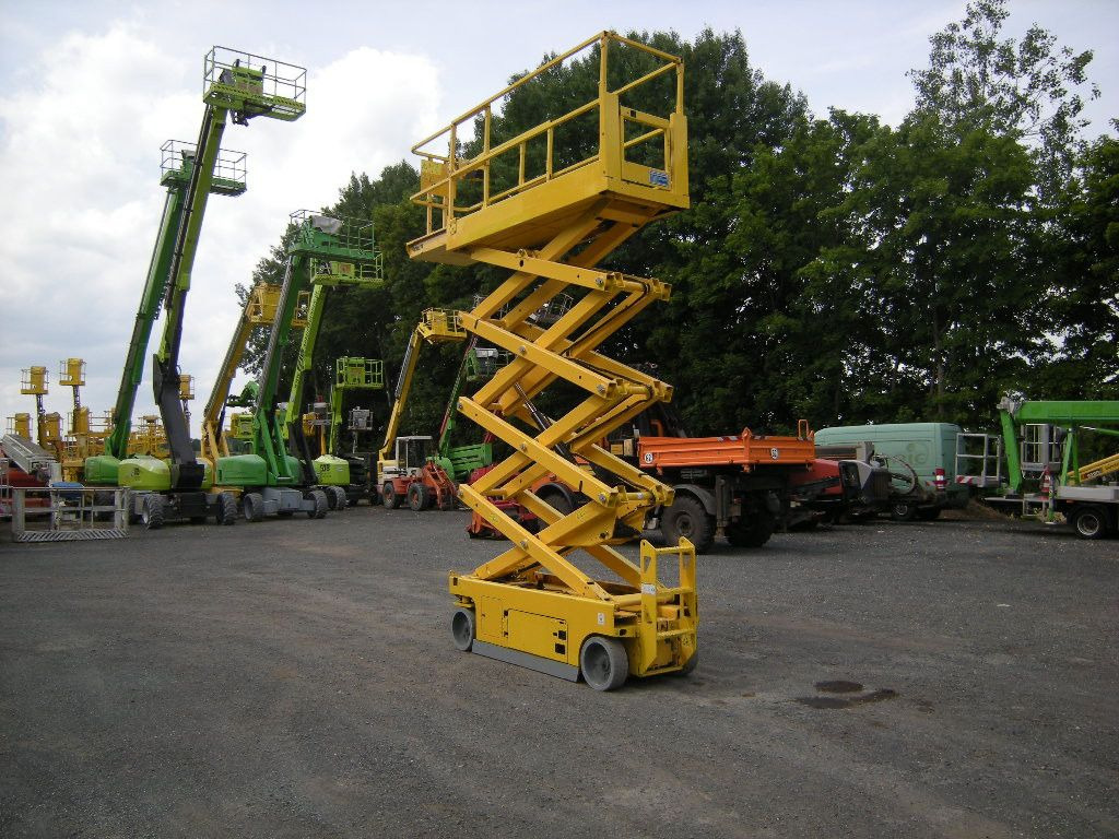 Genie GS 2632, Scherenarbeitsbühne Genie 10 m - Truck mounted aerial platform: picture 4 Genie GS 2632, Scherenarbeitsbühne Genie 10 m - Truck mounted aerial platform: picture 4