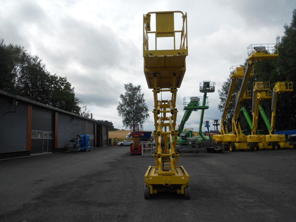 Genie GS 3246, Scherenarbeitsbühne Genie 11,9 m - Scissor lift: picture 3 Genie GS 3246, Scherenarbeitsbühne Genie 11,9 m - Scissor lift: picture 3