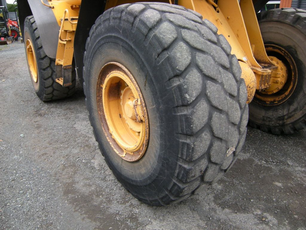 Volvo L 120 E - Wheel loader: picture 5 Volvo L 120 E - Wheel loader: picture 5
