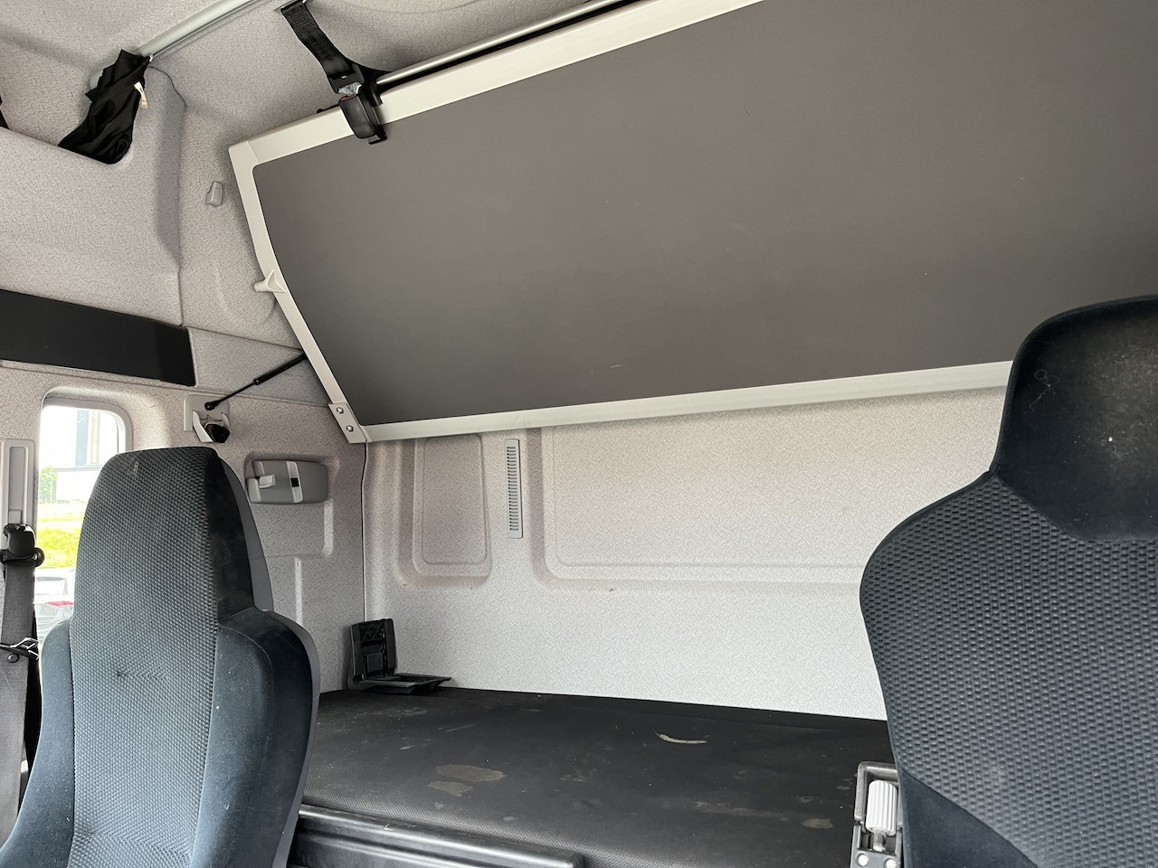 MAN TGL 8.220 4x2 Pritsche AHK - Flatbed van: picture 3 MAN TGL 8.220 4x2 Pritsche AHK - Flatbed van: picture 3