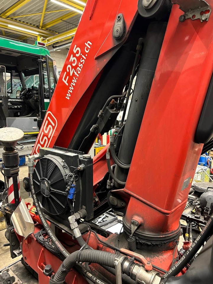 Mercedes-Benz FASSI F 235 A.2.23 Kran + Funk - Loader crane: picture 5 Mercedes-Benz FASSI F 235 A.2.23 Kran + Funk - Loader crane: picture 5