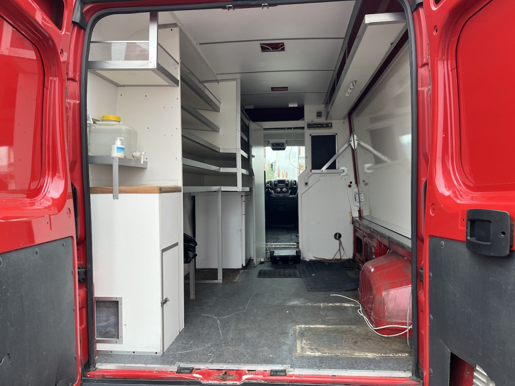 Peugeot Boxer Verkaufsfahrzeug Foodtruck - Vending truck: picture 2 Peugeot Boxer Verkaufsfahrzeug Foodtruck - Vending truck: picture 2
