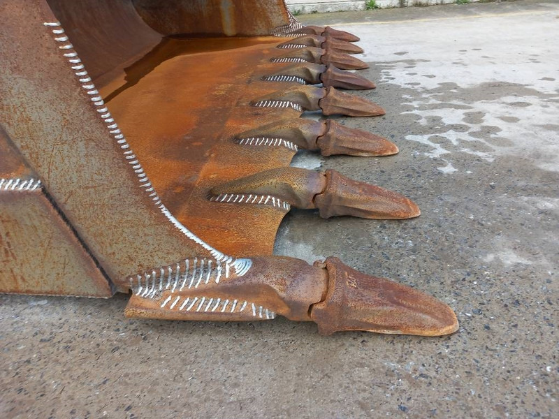 Komatsu WA500-7 - Wheel loader: picture 4 Komatsu WA500-7 - Wheel loader: picture 4