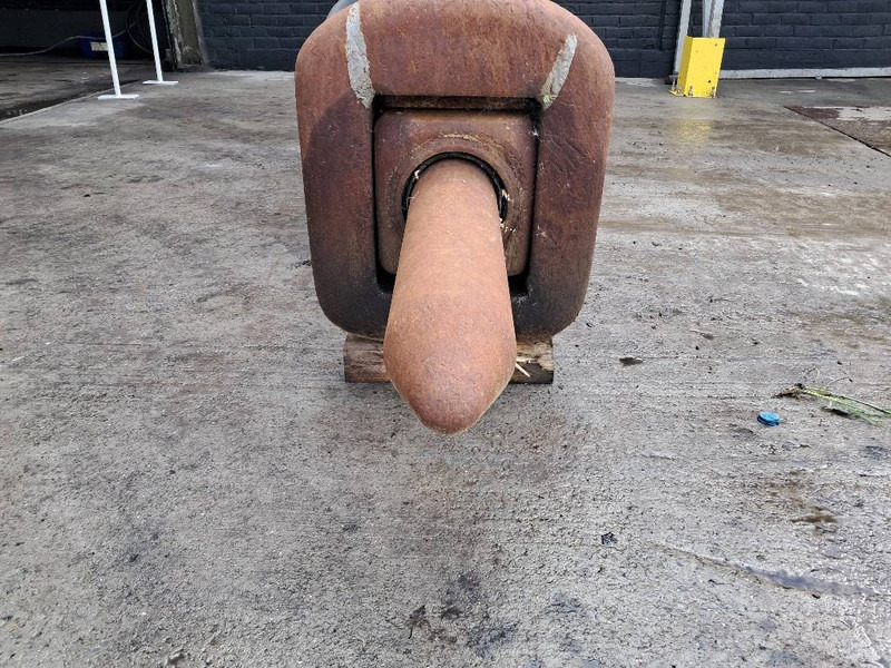 MONTABERT BRV43 - Hydraulic hammer for Construction machinery: picture 4 MONTABERT BRV43 - Hydraulic hammer for Construction machinery: picture 4