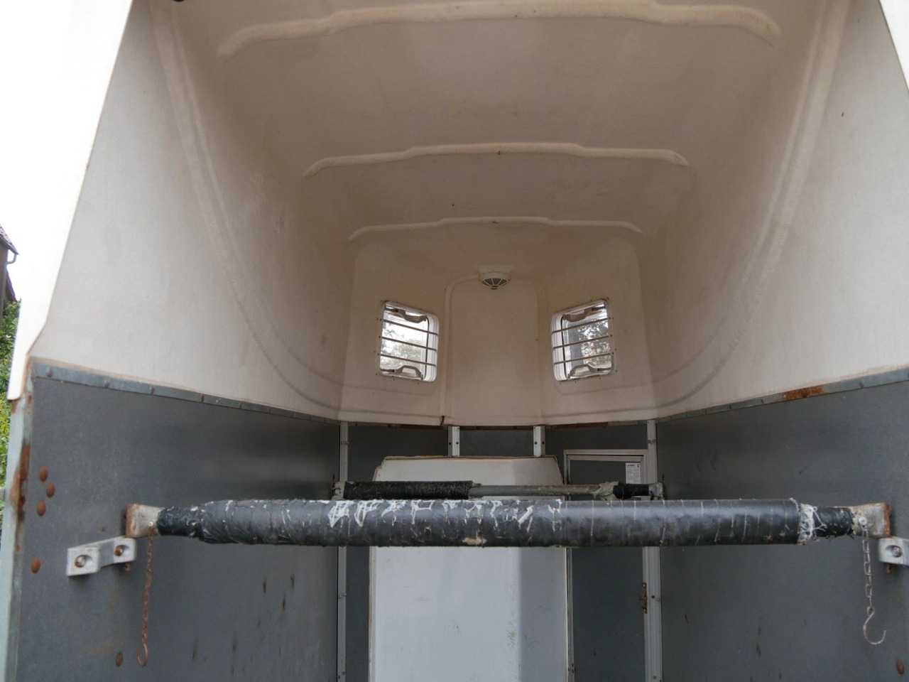 Blomert 1,5 Pferde mit Sattelkammer - Livestock trailer: picture 5 Blomert 1,5 Pferde mit Sattelkammer - Livestock trailer: picture 5