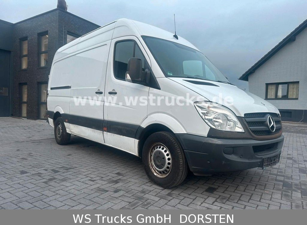 Mercedes-Benz Sprinter II Kasten 216 CDI Hoch/Lang - Car: picture 1 Mercedes-Benz Sprinter II Kasten 216 CDI Hoch/Lang - Car: picture 1