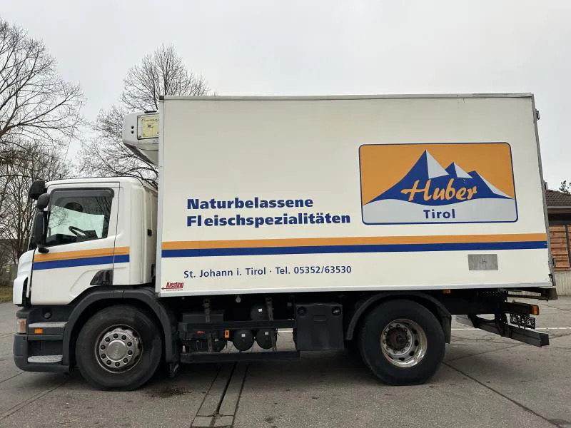 Scania P230 Fleisch Rohrbahnen - Refrigerator truck: picture 2 Scania P230 Fleisch Rohrbahnen - Refrigerator truck: picture 2