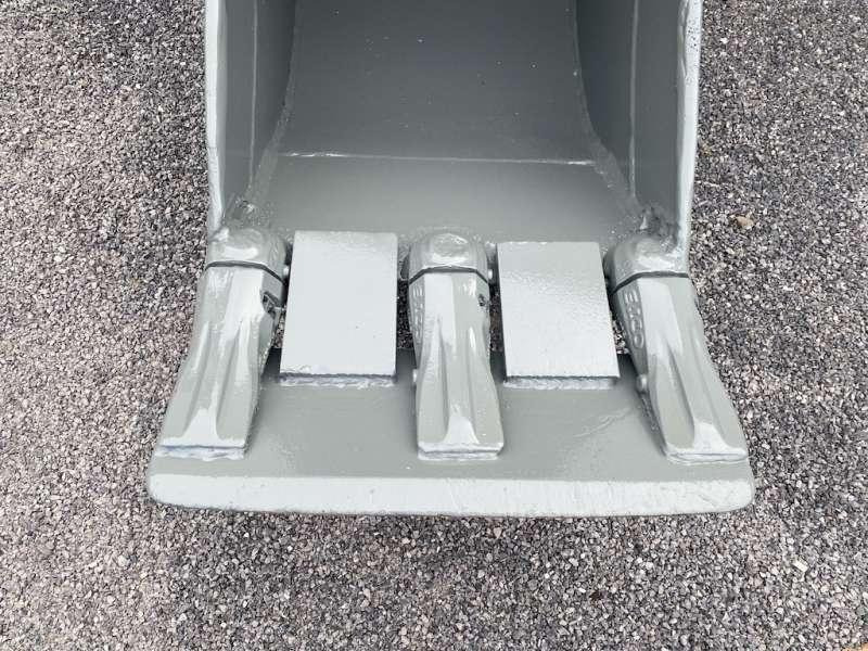 MECALAC 450mm - Series 8 / 10 / 11 et 12 - Excavator bucket for Construction machinery: picture 2 MECALAC 450mm - Series 8 / 10 / 11 et 12 - Excavator bucket for Construction machinery: picture 2