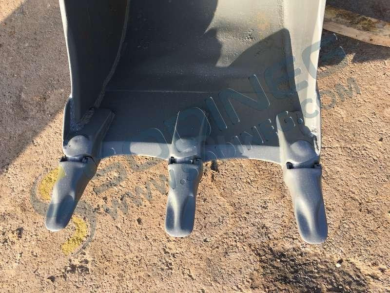 MECALAC 600mm - series 8 / 10 / 11 et 12 - Excavator bucket for Construction machinery: picture 2 MECALAC 600mm - series 8 / 10 / 11 et 12 - Excavator bucket for Construction machinery: picture 2