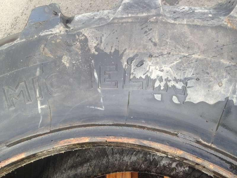 PNEUS 16,9 R 28 X - Other machinery: picture 2 PNEUS 16,9 R 28 X - Other machinery: picture 2