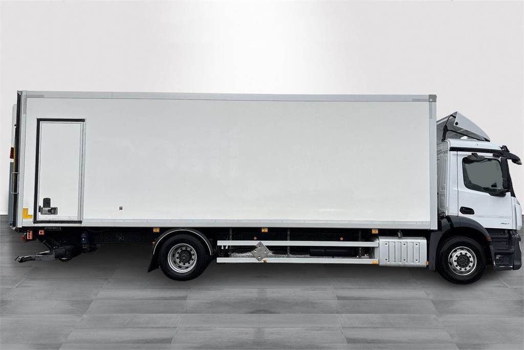 Mercedes-Benz ACTROS 1827 5 KSA-kori +PL - Box truck: picture 5 Mercedes-Benz ACTROS 1827 5 KSA-kori +PL - Box truck: picture 5
