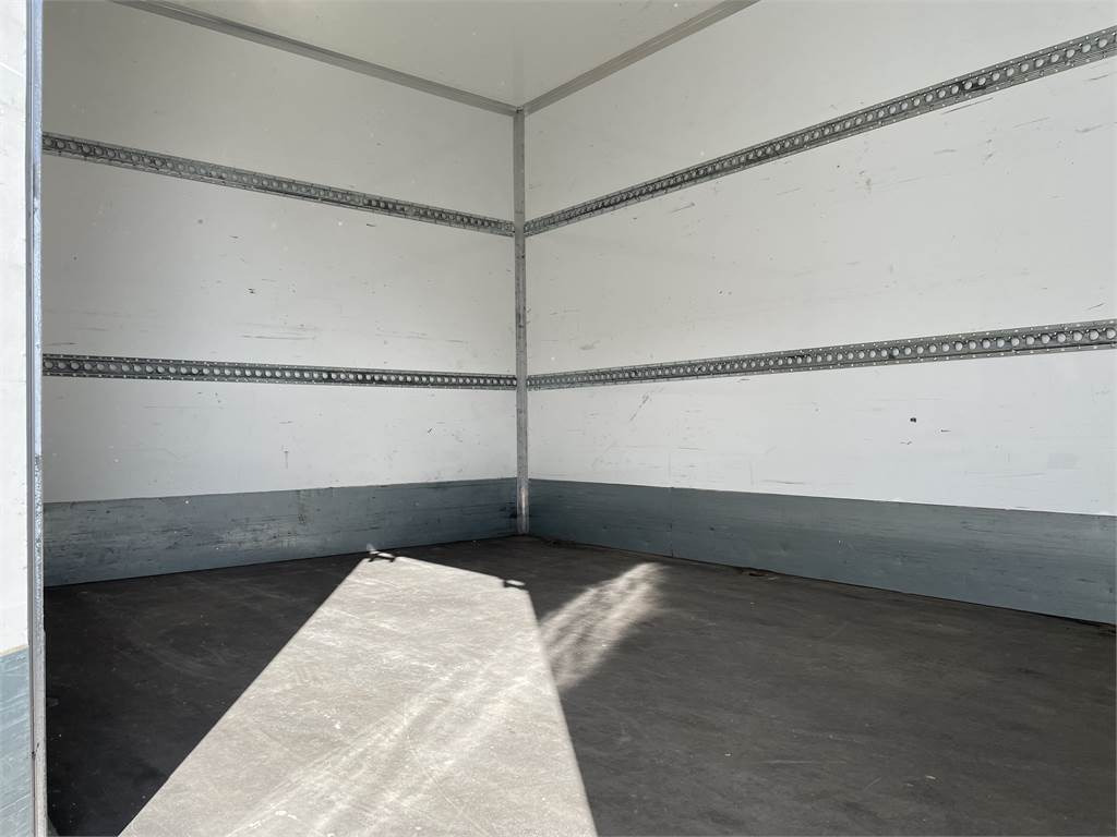 Mercedes-Benz ATEGO 1223L - Box truck: picture 4 Mercedes-Benz ATEGO 1223L - Box truck: picture 4