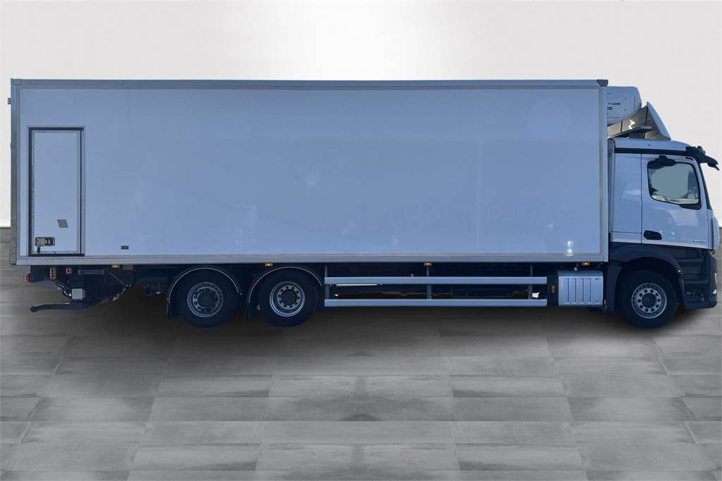 Mercedes-Benz Actros 2551 9.9m FRC 07/2027 - Isothermal truck: picture 5 Mercedes-Benz Actros 2551 9.9m FRC 07/2027 - Isothermal truck: picture 5