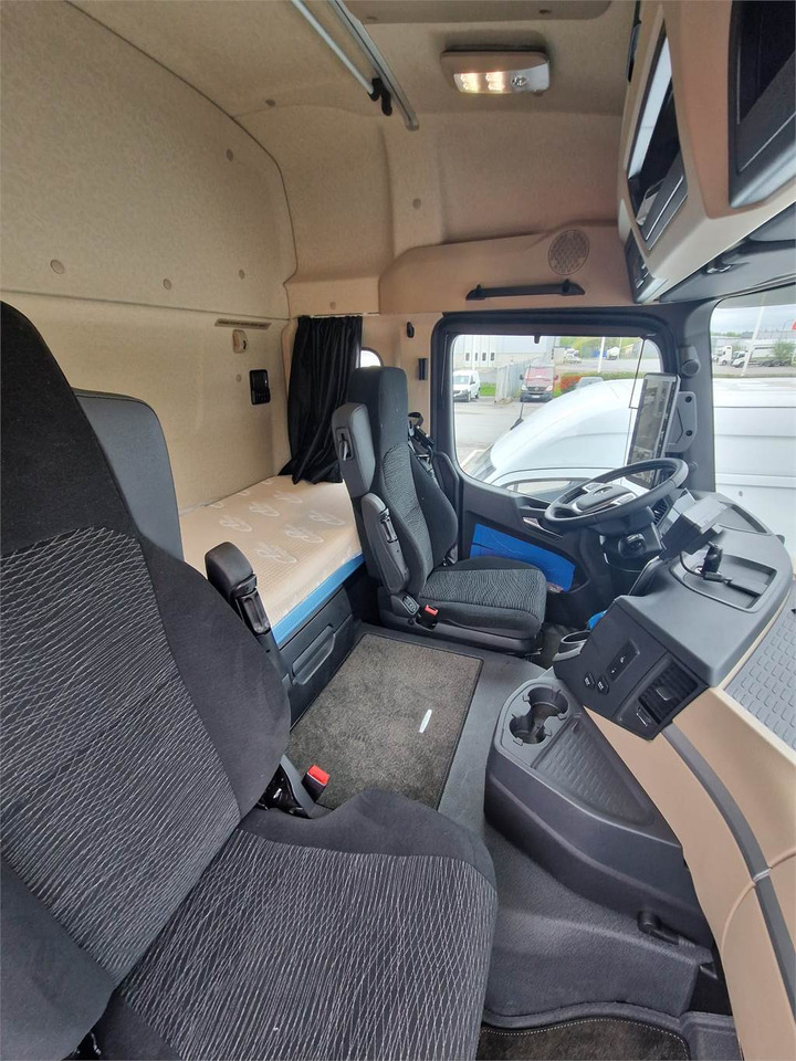 Mercedes-Benz Arocs 5 3253 8x4 L NLA MULTILIFT 24SL 5800 - Hook lift truck: picture 4 Mercedes-Benz Arocs 5 3253 8x4 L NLA MULTILIFT 24SL 5800 - Hook lift truck: picture 4