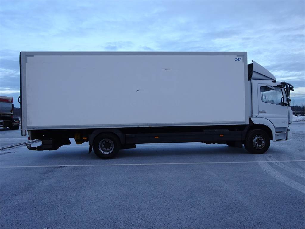 Mercedes-Benz Atego 1524L KSA-kori + PL - Box truck: picture 4 Mercedes-Benz Atego 1524L KSA-kori + PL - Box truck: picture 4
