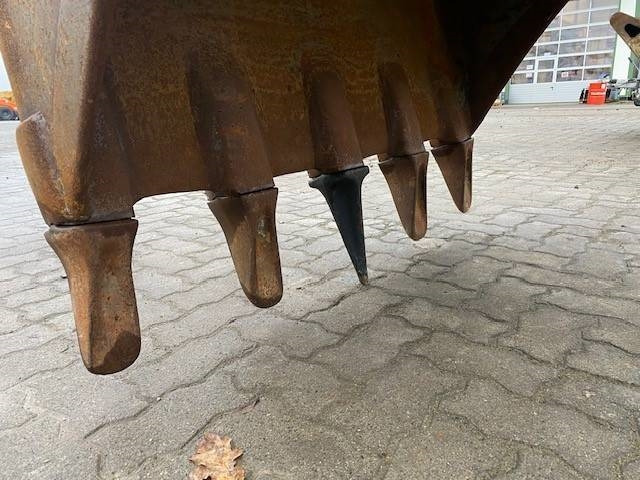 Attachment for Construction machinery (12005219) 1.30 m Tieflöffel / bucket OQ 70/55: picture 9