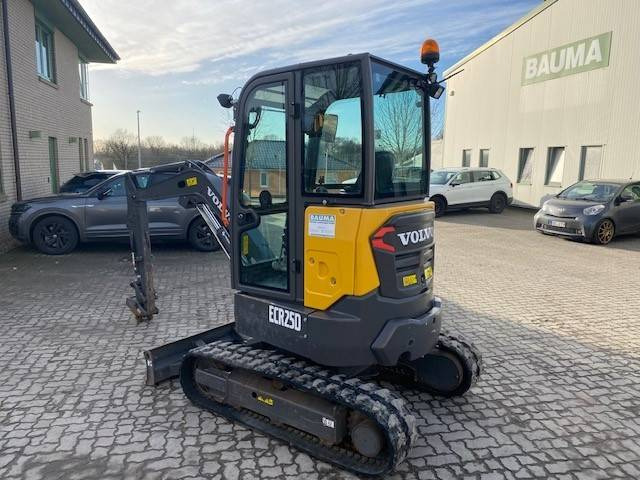 Volvo ECR 25 D MIETE / RENTAL (12001505) - Mini excavator: picture 3 Volvo ECR 25 D MIETE / RENTAL (12001505) - Mini excavator: picture 3