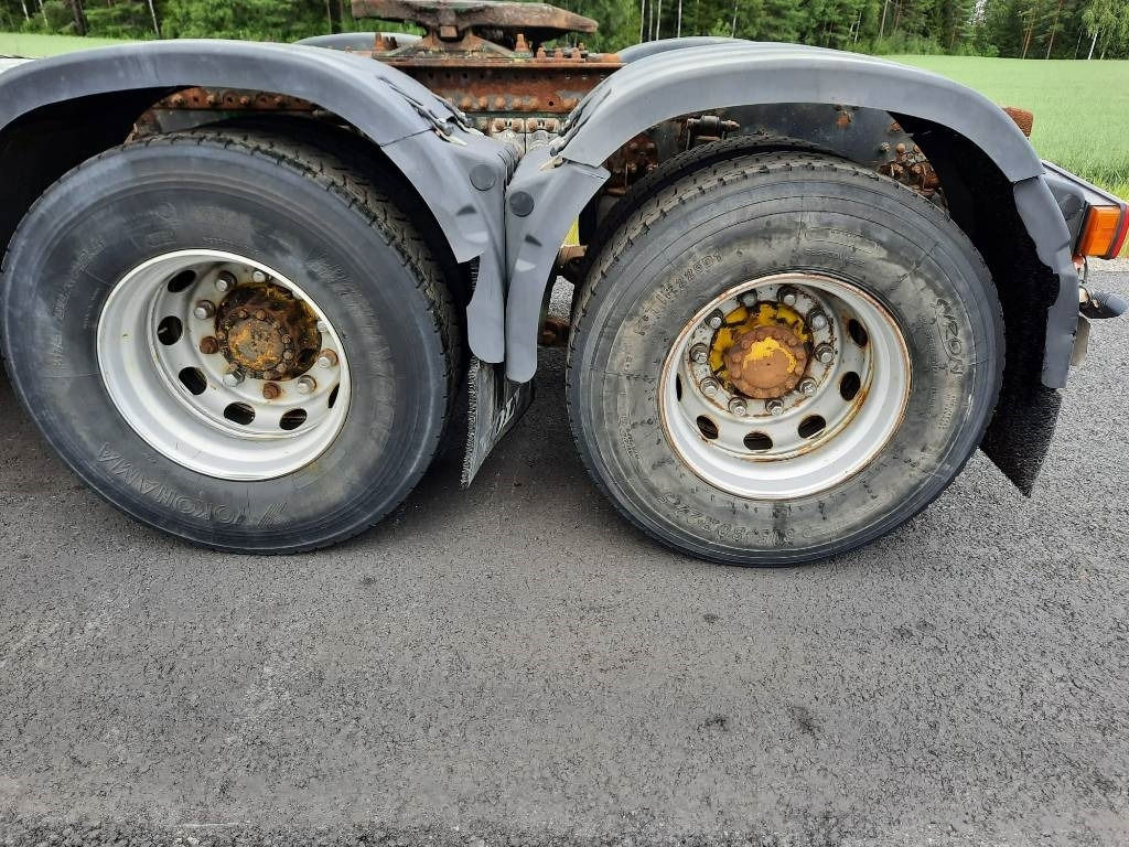 Volvo FH12 460 - Tractor unit: picture 5 Volvo FH12 460 - Tractor unit: picture 5