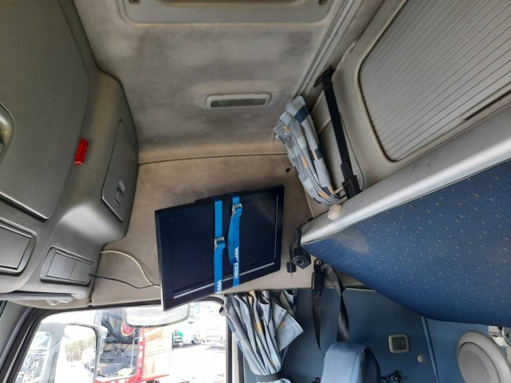 Cab chassis truck Volvo FH13: picture 7