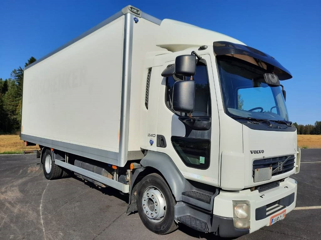 Volvo FL 240 - Box truck: picture 2 Volvo FL 240 - Box truck: picture 2