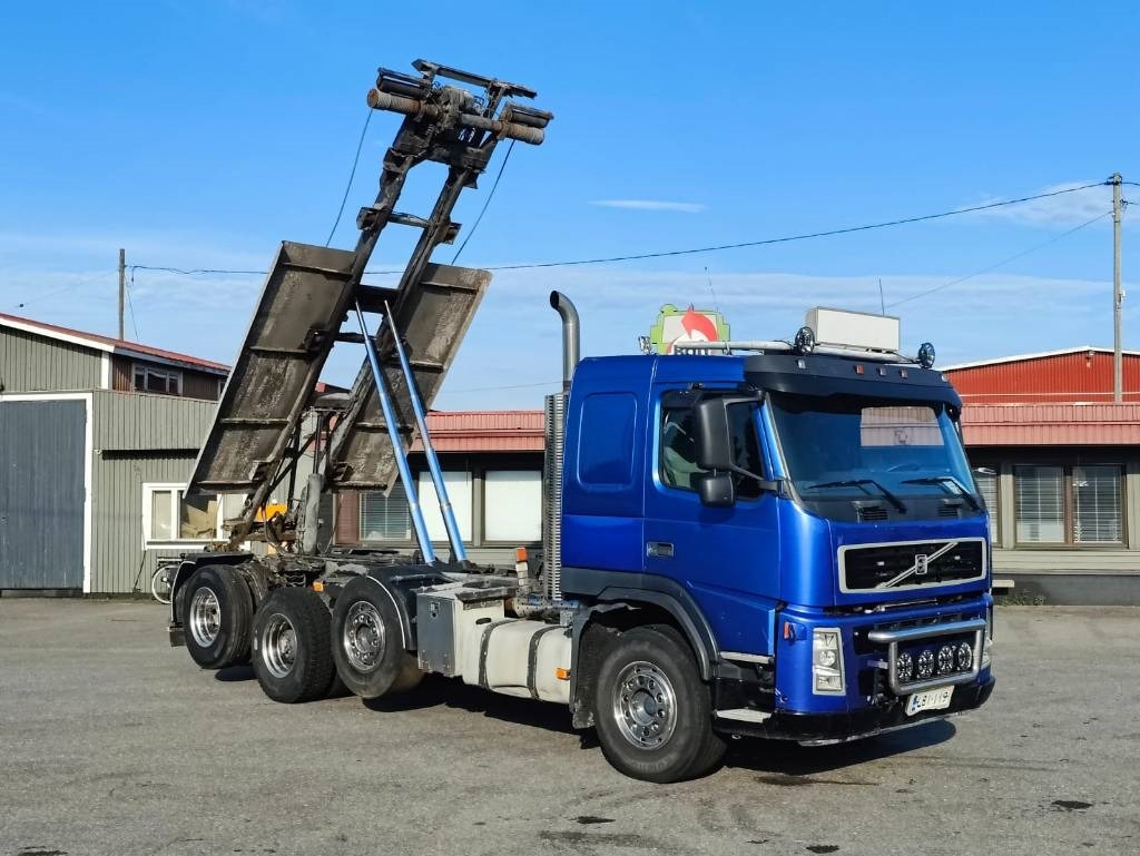 Volvo FM 460 - Skip loader truck: picture 2 Volvo FM 460 - Skip loader truck: picture 2