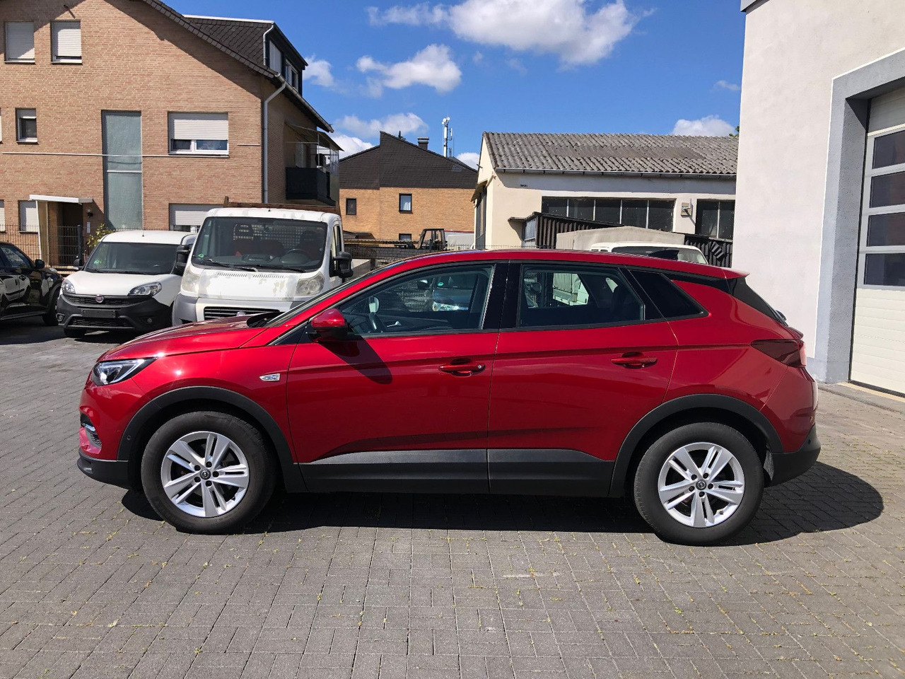 SUV Opel Grandland (X) 1.5 D Automatik Business Edition: picture 8