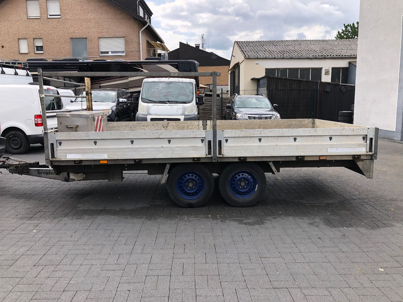 THULE D9 - 2500 kg GG, 4,20m. lang - Dropside/ Flatbed trailer: picture 3 THULE D9 - 2500 kg GG, 4,20m. lang - Dropside/ Flatbed trailer: picture 3