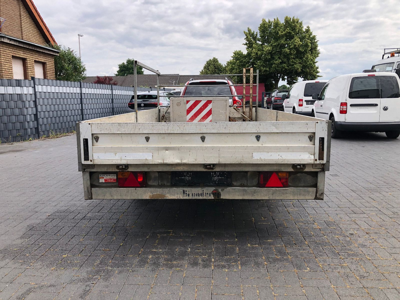 THULE D9 - 2500 kg GG, 4,20m. lang - Dropside/ Flatbed trailer: picture 5 THULE D9 - 2500 kg GG, 4,20m. lang - Dropside/ Flatbed trailer: picture 5