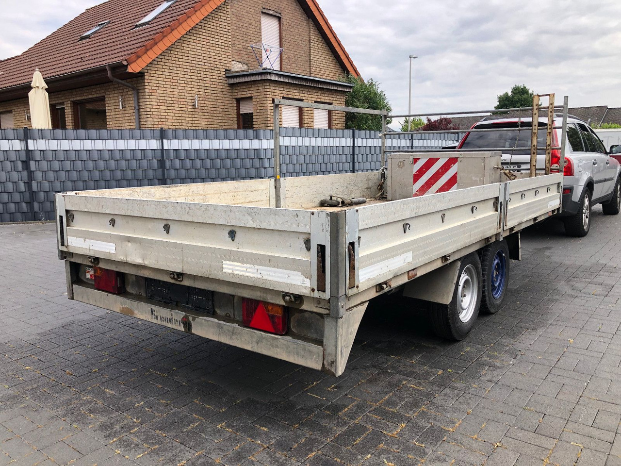 THULE D9 - 2500 kg GG, 4,20m. lang - Dropside/ Flatbed trailer: picture 2 THULE D9 - 2500 kg GG, 4,20m. lang - Dropside/ Flatbed trailer: picture 2