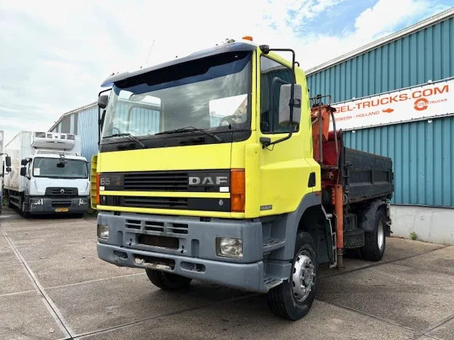 DAF 65 -180ATI 4x4 FULL STEEL 3-WAY KIPPER AND PALFINGER CRANE (EURO 2 / MANUAL GEARBOX / FULL STEEL SUSPENSION / ETC.) - Tipper, Crane truck: picture 1 DAF 65 -180ATI 4x4 FULL STEEL 3-WAY KIPPER AND PALFINGER CRANE (EURO 2 / MANUAL GEARBOX / FULL STEEL SUSPENSION / ETC.) - Tipper, Crane truck: picture 1