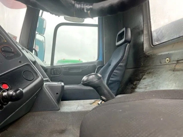 Tipper DAF 65.210 ATI 4x2 FULL STEEL KIPPER (EURO 2 / MANUAL GEARBOX / FULL STEEL SUSPENSION / P.T.O.): picture 9