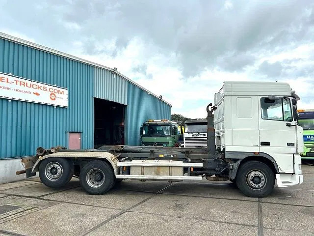 DAF 95.480 XF SPACECAB 6x2 WITH HOOK-ARM SYSTEM (EURO 3 / ZF16 MANUAL GEARBOX / ZF-INTARDER / STEEL-/AIR SUSPENSION / AIRCONDITIONIN - Hook lift truck: picture 4 DAF 95.480 XF SPACECAB 6x2 WITH HOOK-ARM SYSTEM (EURO 3 / ZF16 MANUAL GEARBOX / ZF-INTARDER / STEEL-/AIR SUSPENSION / AIRCONDITIONIN - Hook lift truck: picture 4